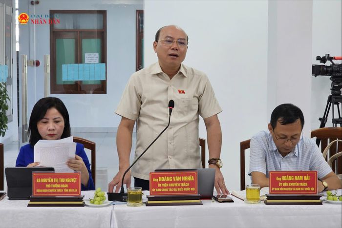 ĐBQH hoạt động chuyên trách Ủy ban Công tác đại biểu Hoàng Văn Nghĩa phát biểu