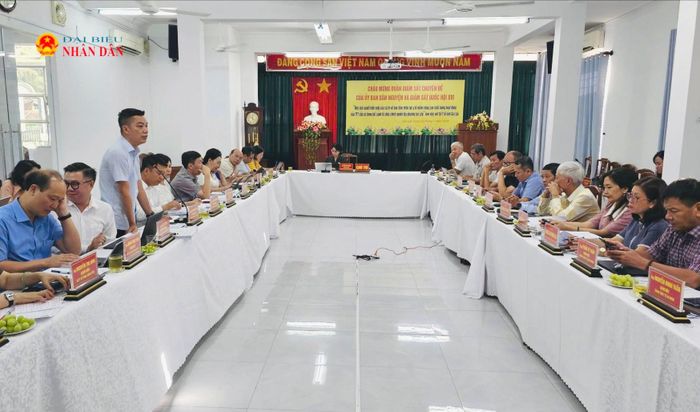 Quang cảnh buổi làm việc