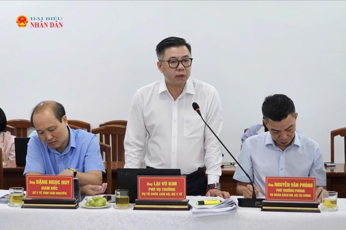 Phó Vụ trưởng Vụ Tổ chức cán bộ, Bộ Y tế Lại Vũ Kim phát biểu