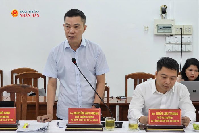 Phó trưởng phòng, Vụ Ngân sách nhà nước, Bộ Tài chính Nguyễn Văn Phòng phát biểu