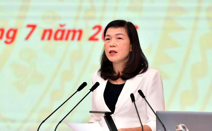 Phó Chủ tịch HĐND tỉnh Phạm Thị Minh Xuân phát biểu khai mạc hội nghị. Ảnh: Thanh Phúc