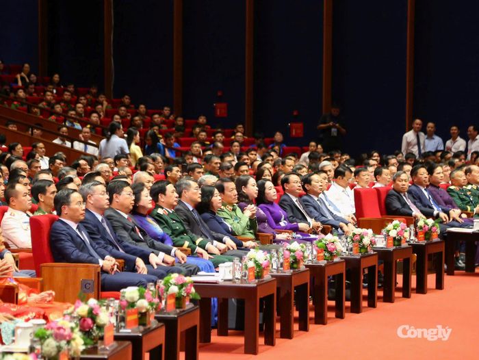 Thủ tướng Chính phủ Lê Minh Hưng cùng lãnh đạo Đảng, Nhà nước tham dự hội nghị