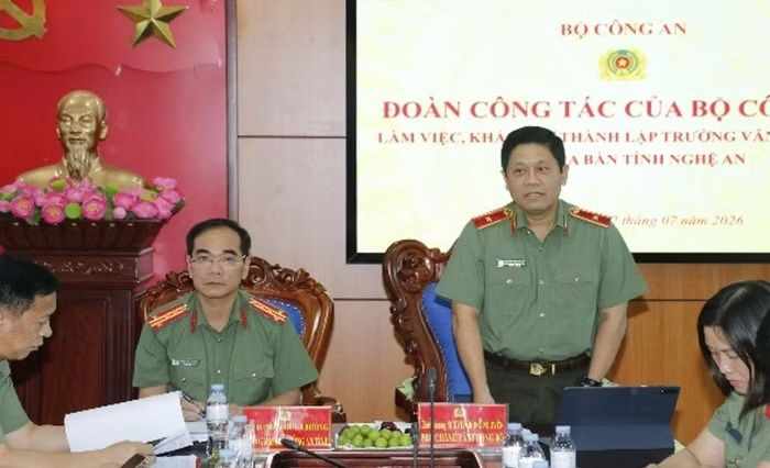  Thiếu tướng Nguyễn Hồng Nguyên, Phó Chánh Văn phòng, Bộ Công an kết luận buổi làm việc. 