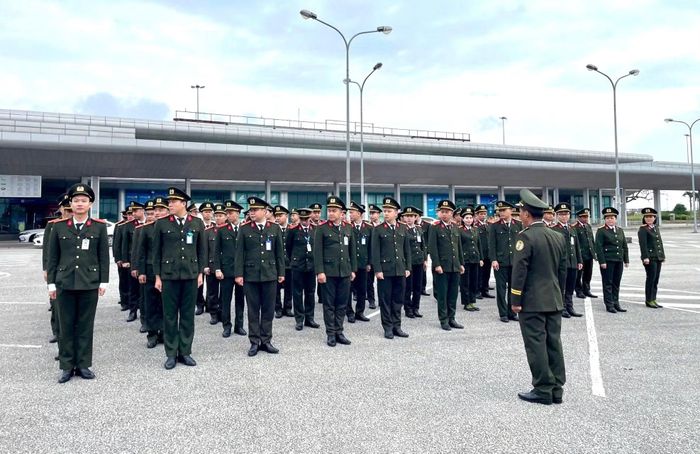 CBCS Công an làm nhiệm vụ tại Cảng HKQT Phú Bài thường xuyên được tập huấn nâng cao trình độ nghiệp vụ.