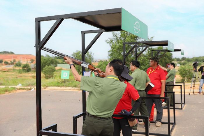 Bắn súng đĩa bay đòi hỏi vận động viên phải thể hiện sự chính xác, phản xạ nhanh.