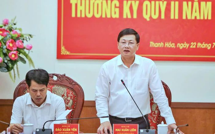 Ông Mai Xuân Liêm, Phó chủ tịch thường trực UBND tỉnh Thanh Hóa phát biểu tại họp báo. 