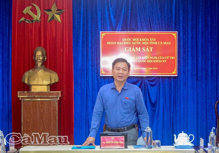 Đồng chí Nguyễn Bình Tân, Ủy viên Ban Thường vụ Tỉnh ủy, Phó Trưởng đoàn chuyên trách Đoàn đại biểu Quốc hội tỉnh, phát biểu tại buổi giám sát.
