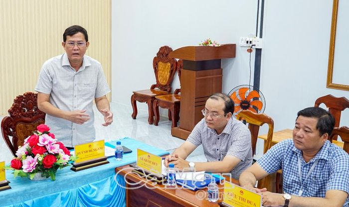 Bí thư Đảng ủy Xã Lương Thế Trân Huỳnh Hùng Em kiến nghị mở rộng Quốc lộ 1 đoạn qua địa bàn xã.