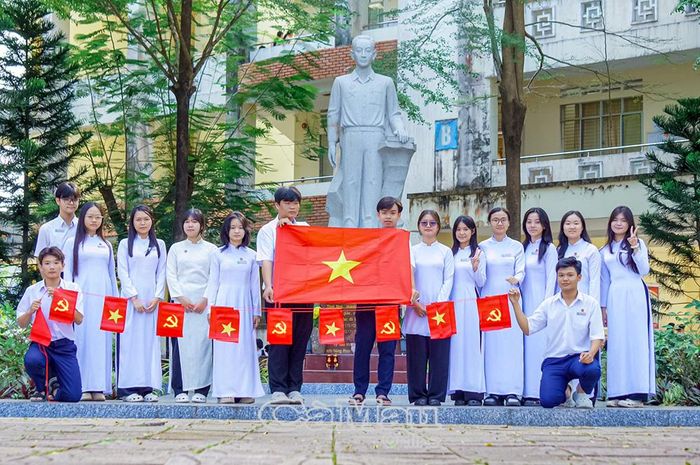 Học sinh Cà Mau tích cực học tập, rèn luyện, hướng tới tương lai tươi sáng. (Ảnh chụp tại Trường THPT Chuyên Phan Ngọc Hiển). Ảnh: TRÚC LINH