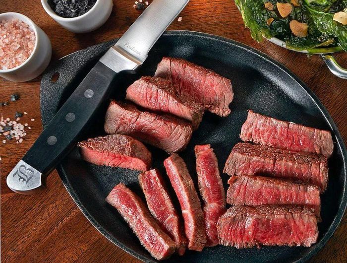 Thèm thịt đỏ có thể là dấu hiệu cơ thể đang cần bổ sung sắt, kẽm, vitamin B12 hoặc protein