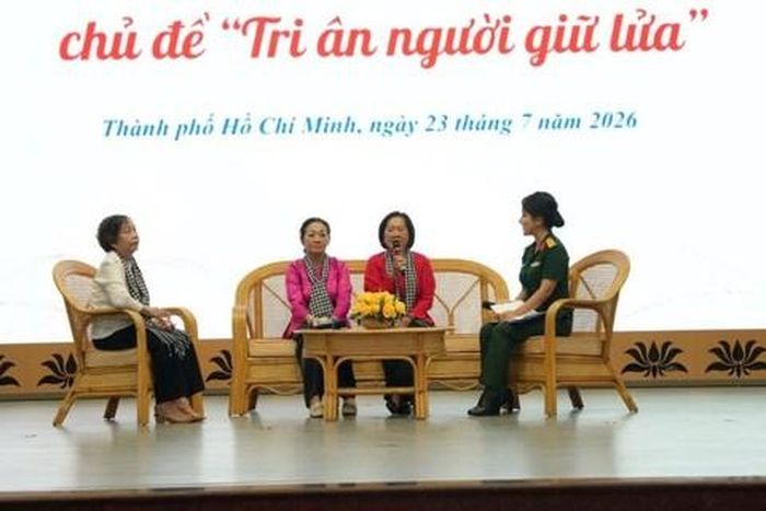 Các đại biểu tham gia giao lưu tại chương trình