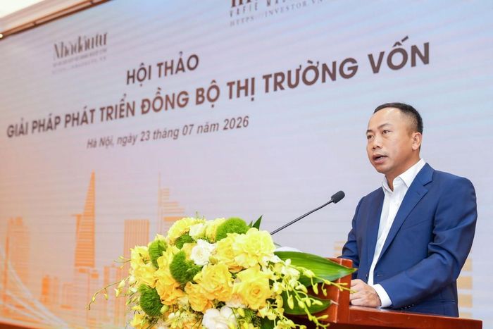 Nhà báo Phạm Đức Sơn, Tổng Biên tập Tạp chí Nhà đầu tư - Trưởng Ban Tổ chức hội thảo phát biểu khai mạc.