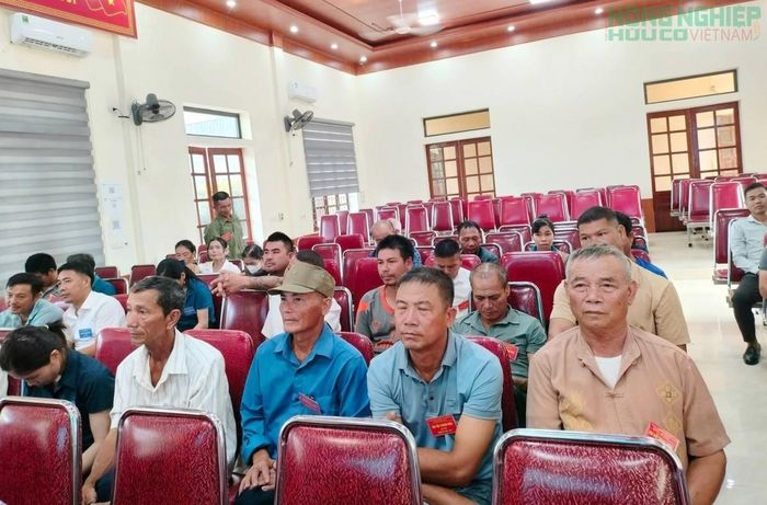 Các đại biểu, thành viên HTX tham dự đại hội.