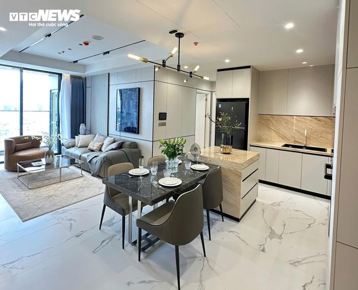 Những căn hộ 2 phòng ngủ ở trung tâm TP.HCM có giá dao động từ 23,8 - 26,6 tỷ đồng, chưa bao gồm thuế. (Ảnh: Đại Việt)