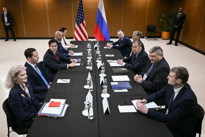 Ngoại trưởng Nga Sergey Lavrov và Ngoại trưởng Mỹ Marco Rubio gặp nhau ngày 23/7. (Ảnh: Reuters)
