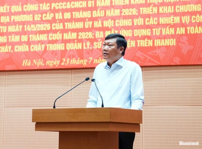 Phó Chủ tịch UBND thành phố Hà Nội Đỗ Anh Tuấn phát biểu tại hội nghị. Ảnh: Hồng Thái