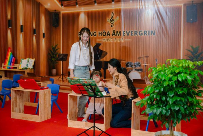 Mỗi học sinh tự nguyện đăng ký tham gia ít nhất một môn thể thao và một loại hình nghệ thuật hoặc một nhạc cụ. Ảnh: ND