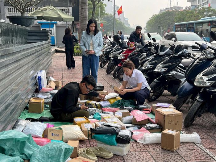 Luật Thương mại điện tử mới yêu cầu bảo vệ tối đa quyền lợi người tiêu dùng. Ảnh: L.G