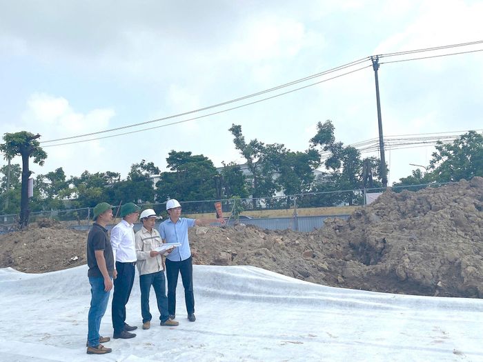 UBND xã Thiên Lộc thường xuyên đôn đốc, siết chặt giám sát các đơn vị thi công, chấn chỉnh kịp thời các vi phạm. Ảnh: Hy Ninh
