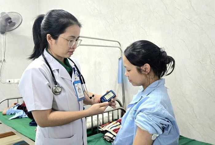 Bệnh viện Nội tiết Nghệ An triển khai ứng dụng công nghệ CGM trong thực hành lâm sàng, từng bước nâng cao chất lượng điều trị và cá thể hóa chăm sóc người bệnh.