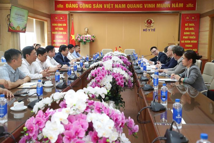 Quang cảnh lễ ký kết. Ảnh: Trần Minh