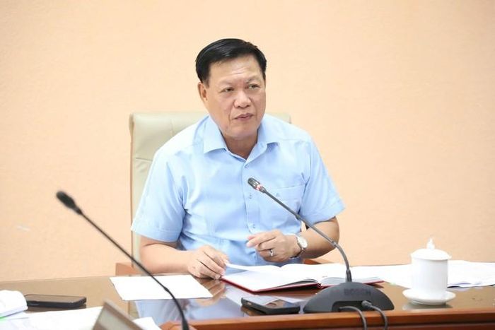 Thứ trưởng Bộ Y tế Đỗ Xuân Tuyên phát biểu chỉ đạo tại cuộc họp. Ảnh: Trần Minh