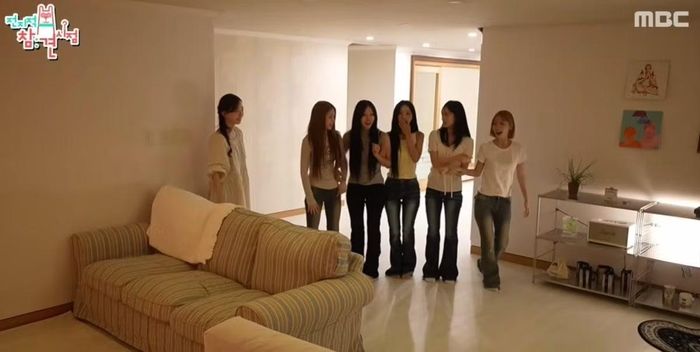 Woni đã giúp cả nhóm "đổi đời" với một căn hộ ký túc xá khang trang hơn.