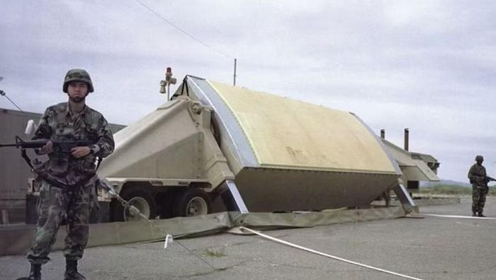 Chế độ còn lại là Terminal Mode, khi radar làm việc trực tiếp với tổ hợp THAAD để dẫn bắn tên lửa đánh chặn trong giai đoạn cuối của quỹ đạo bay.