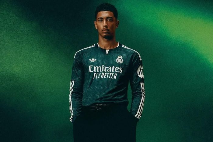 Real Madrid giới thiệu áo sân khách 2026/27 với diện mạo mới, đánh dấu sự trở lại của màu xanh rêu sau mùa giải 2012/13. Ảnh: Adidas.