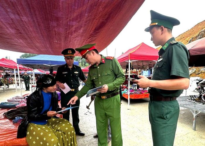 Hoạt động tuyên truyền góp phần xây dựng khu vực biên giới an toàn, ổn định. Ảnh: Việt Anh