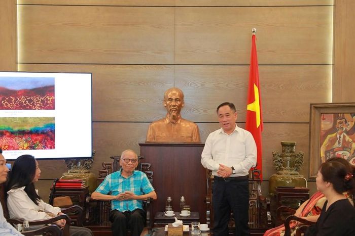 Giám đốc Bảo tàng Mỹ thuật Việt Nam Nguyễn Anh Minh phát biểu tại buổi lễ