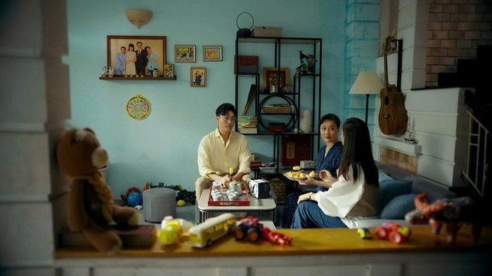 Mùa hè năm ấy quy tụ dàn diễn viên thuộc nhiều thế hệ, kết hợp giữa những gương mặt trẻ và các nghệ sĩ giàu kinh nghiệm