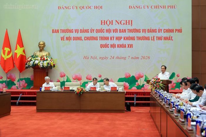 Chủ tịch Quốc hội nhấn mạnh yêu cầu các cơ quan của Quốc hội và Chính phủ cần tích cực, khẩn trương hơn nữa, làm tốt hơn nữa công tác phối hợp, trao đổi thông tin, đảm bảo tiến độ chuẩn bị - Ảnh: VGP/Nhật Bắc