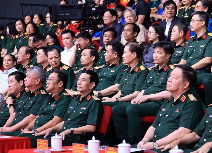 Đại tướng Phan Văn Giang, Ủy viên Bộ Chính trị, Phó Bí thư Quân ủy Trung ương, Phó Thủ tướng Chính phủ, Bộ trưởng Quốc phòng dự chương trình. (Ảnh: TUẤN ANH)