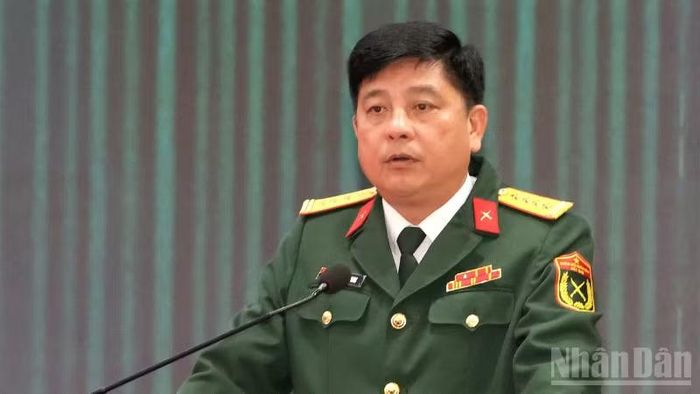 Đại tá Phạm Ngọc Quang, Chính ủy Bộ Chỉ huy quân sự thành phố Cần Thơ phát biểu tại buổi lễ.