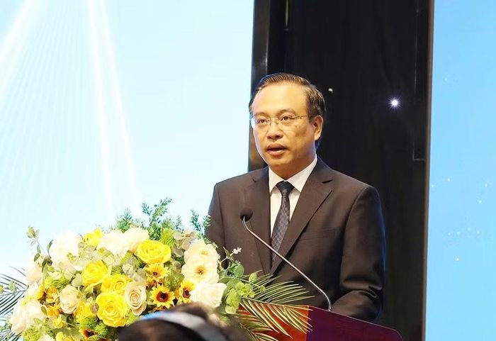 Đồng chí Đặng Thanh Sơn, Phó Chủ tịch Ủy ban nhân dân tỉnh Ninh Bình phát biểu tại diễn đàn.
