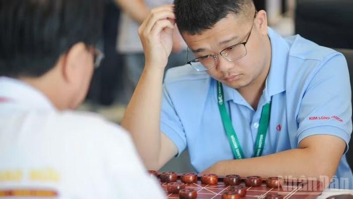 Giải đấu quy tụ nhiều kỳ thủ chuyên nghiệp.