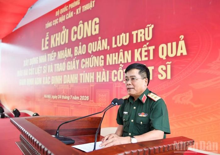 Trung tướng Trần Minh Đức, Chủ nhiệm Tổng cục Hậu cần-Kỹ thuật phát biểu tại buổi lễ.
