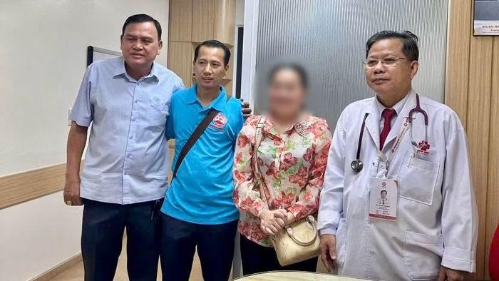 Bệnh nhân P.Y cùng người thân ngày xuất viện.