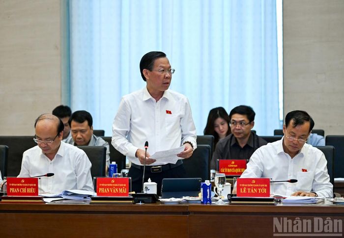 Chủ nhiệm Ủy ban Kinh tế và Tài chính Phan Văn Mãi phát biểu tại hội nghị. (Ảnh: DUY LINH)