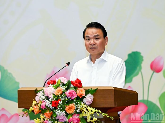 Bộ trưởng, Chủ nhiệm Văn phòng Chính phủ Đặng Xuân Phong báo cáo bổ sung một số vấn đề về việc chuẩn bị Kỳ họp không thường lệ thứ Nhất, Quốc hội khóa XVI. (Ảnh: DUY LINH)