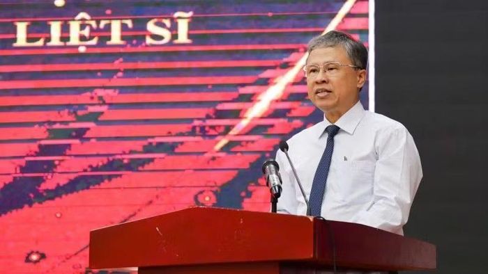 Đồng chí Trần Hòa Nam, Phó Chủ tịch Ủy ban nhân dân tỉnh phát biểu tại buổi lễ.