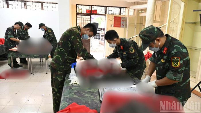 Các lực lượng vẫn đang khẩn trương mở rộng phạm vi khai quật, tìm kiếm với kỳ vọng tiếp tục phát hiện thêm hài cốt và di vật, phục vụ công tác quy tập, xác định danh tính các liệt sĩ còn thiếu thông tin.