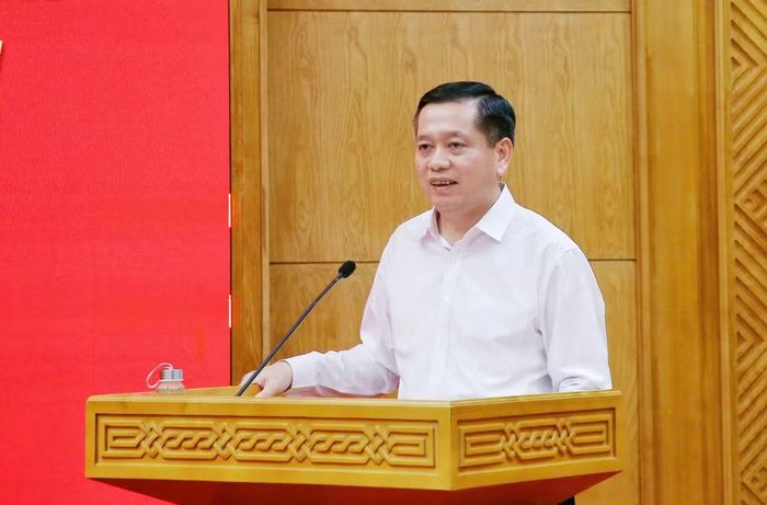 Đồng chí Nguyễn Long Hải thông báo những nội dung trọng tâm, kết quả chủ yếu của Hội nghị Trung ương 3 khóa XIV.