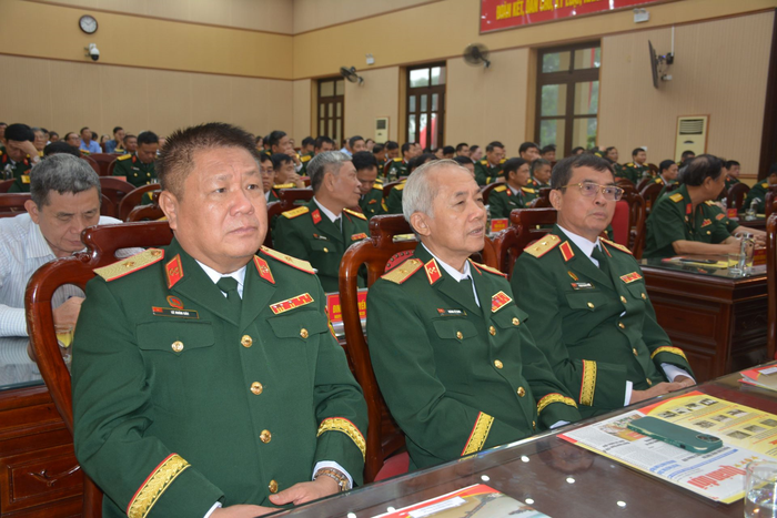 Các đại biểu tham dự buổi lễ.