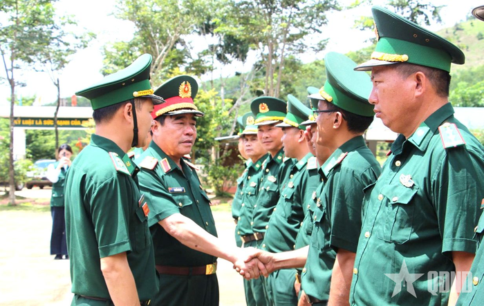  Đoàn công tác kiểm tra Đồn Biên phòng Dục Nông.