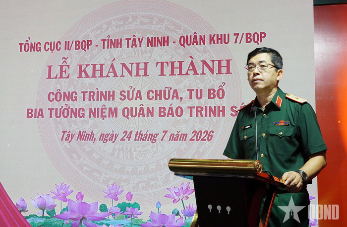  Thiếu tướng Trần Hậu Hùng, Phó chính ủy Tổng cục II phát biểu tại buổi lễ.
