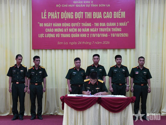  Các đơn vị ký cam kết giao ước thi đua.