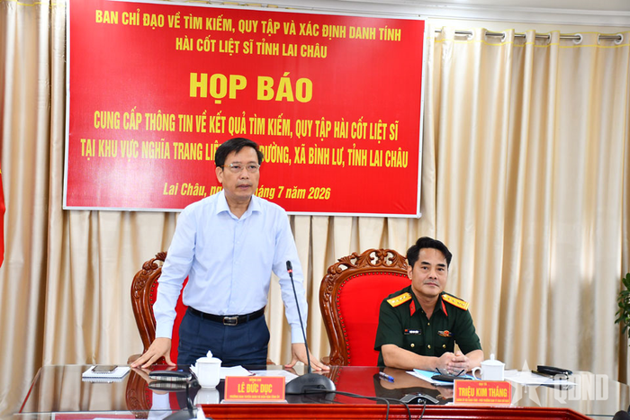 Đồng chí Lê Đức Dục phát biểu tại buổi họp báo.