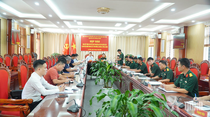 Quang cảnh buổi họp báo.